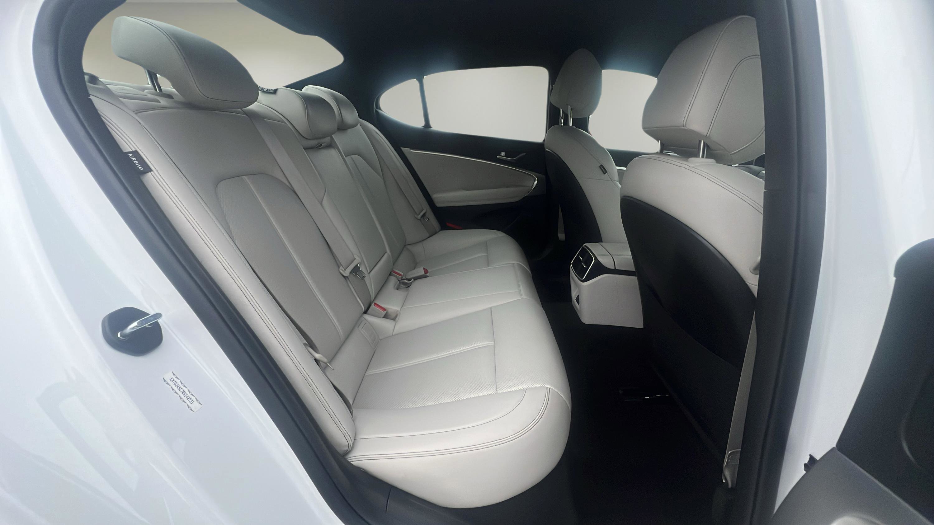 Used 2024 Genesis G70 2.5T image 13