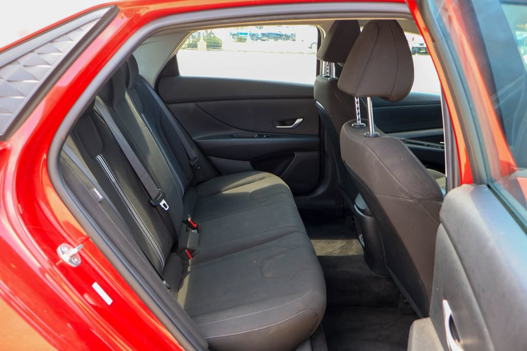 Used 2024 Hyundai Elantra SEL FWD image 10