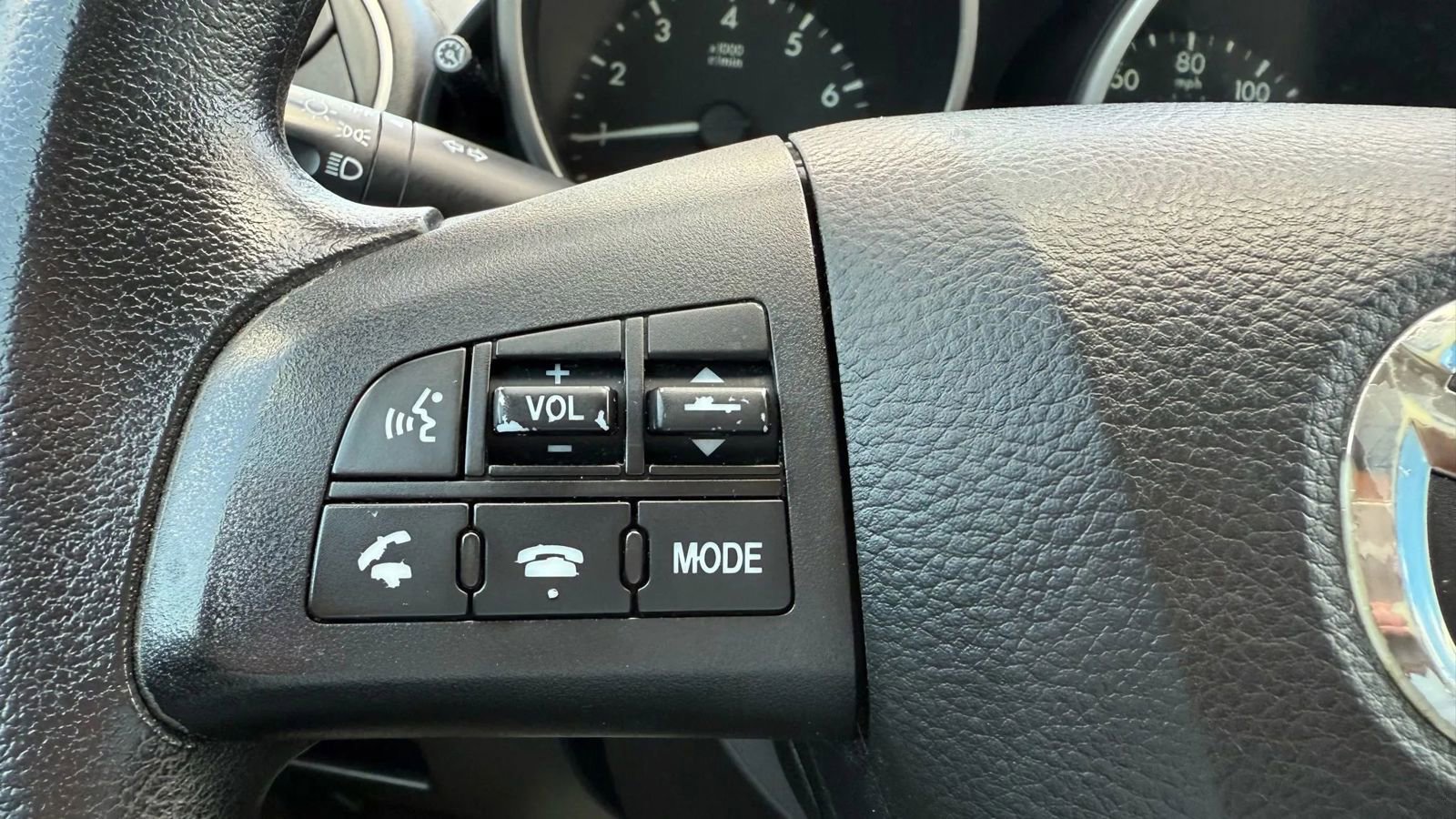 Used 2010 MAZDA MAZDA3 i Touring image 16