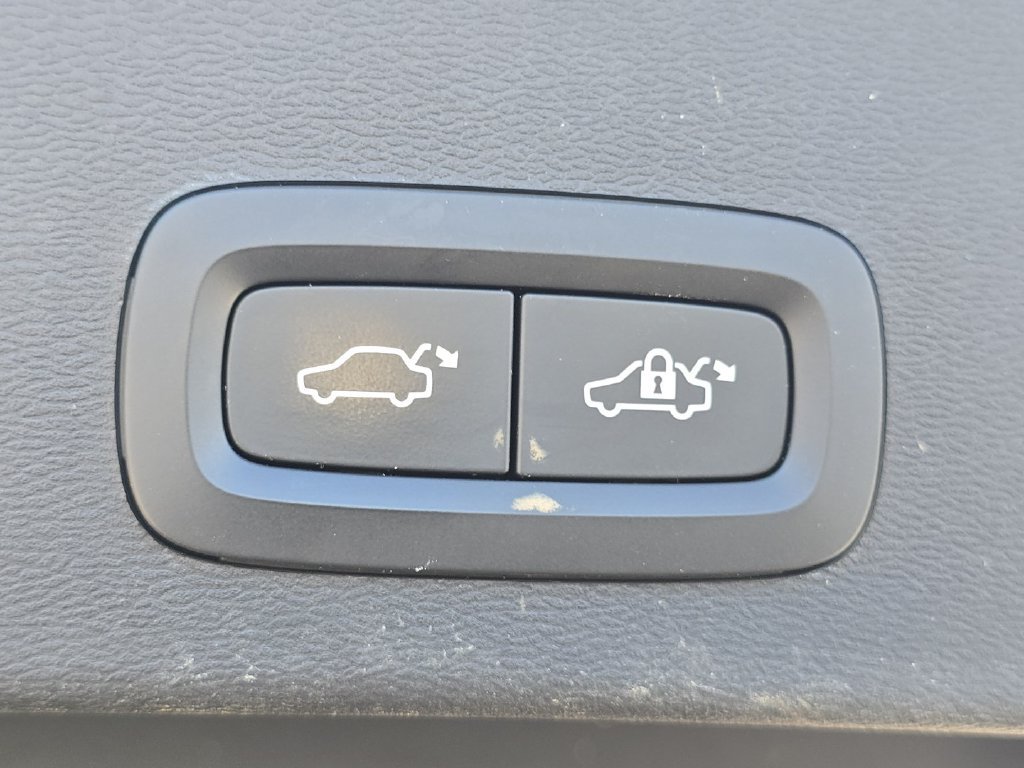 Used 2019 Volvo XC40 AWD T5 image 20