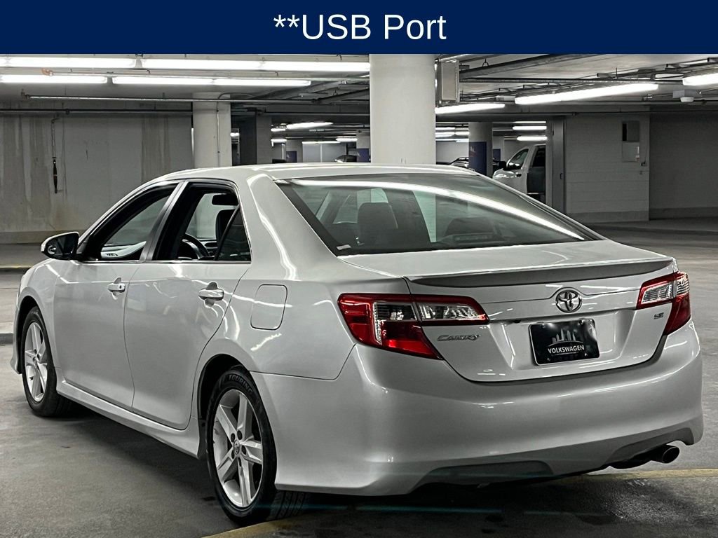 Used 2014 Toyota Camry SE image 3
