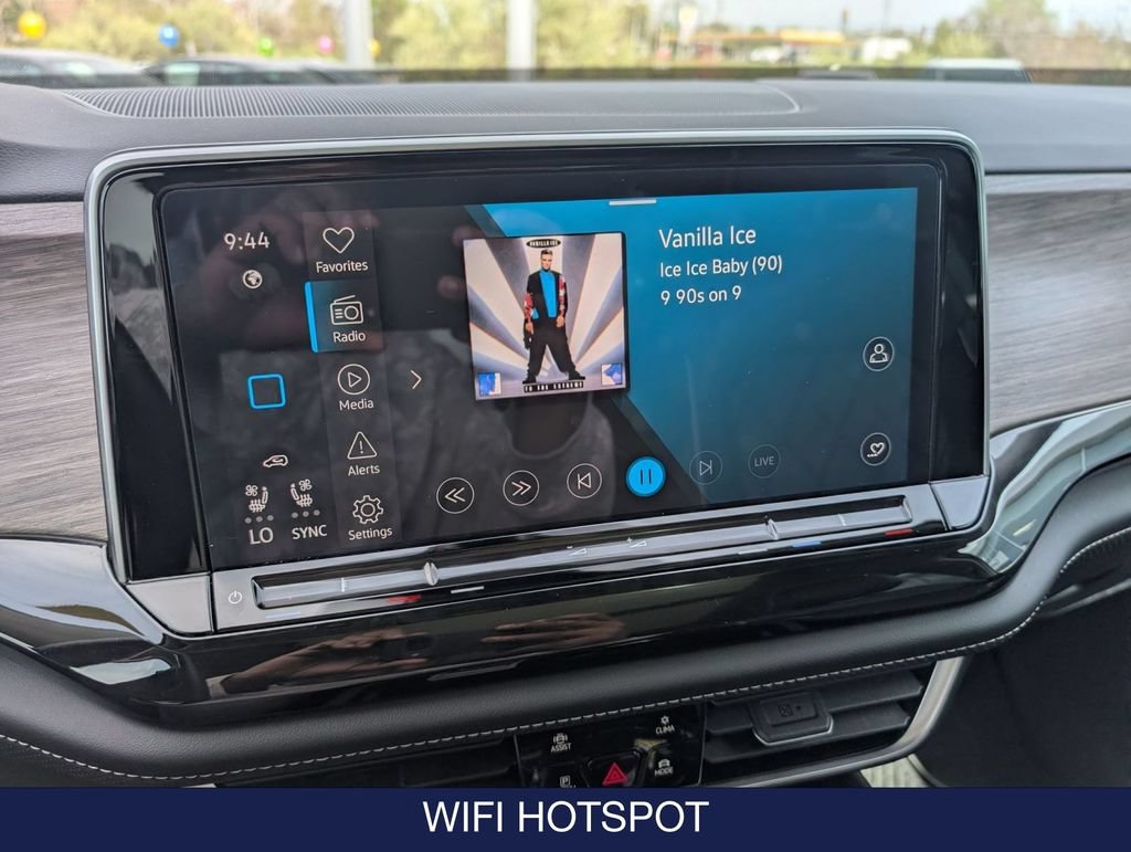 Used 2025 Volkswagen Atlas SEL Premium R-Line AWD/4WD image 25