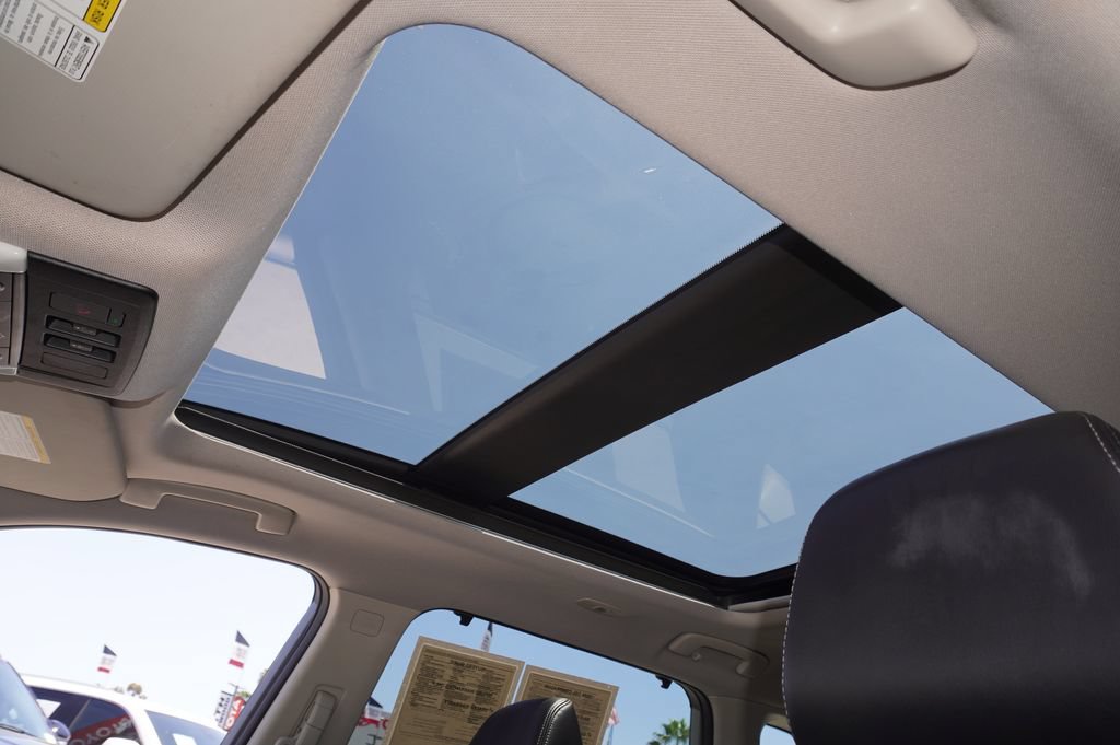 Used 2021 Nissan Rogue Platinum FWD image 23