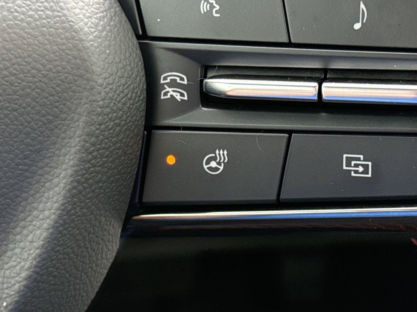 Used 2025 Chevrolet Equinox RS w/ Safety and Technology Package AWD/4WD image 30