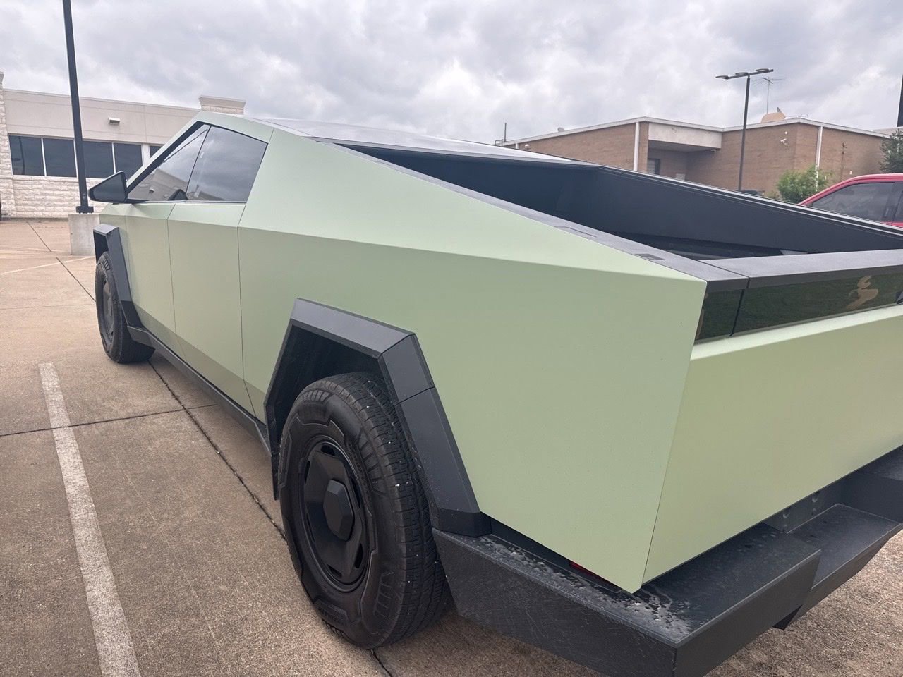 Used 2025 Tesla Cybertruck 2WD Crew Cab image 7