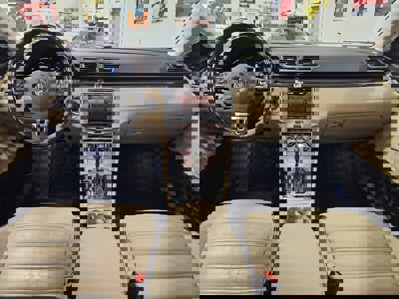 Used 2017 Volkswagen CC R-Line Executive image 24