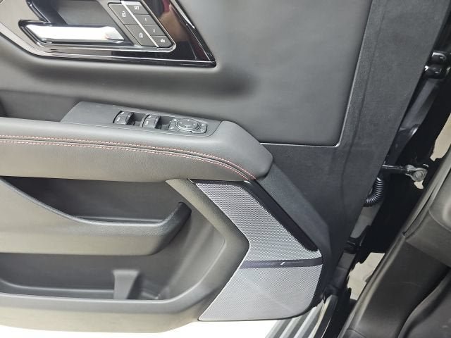 New 2026 GMC Yukon AT4 Ultimate w/ LPO, Floor Liner Package AWD/4WD image 32