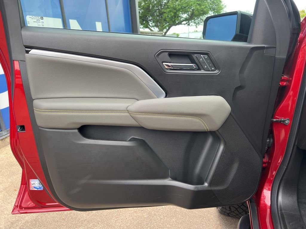 Used 2025 Chevrolet Colorado ZR2 AWD/4WD image 21
