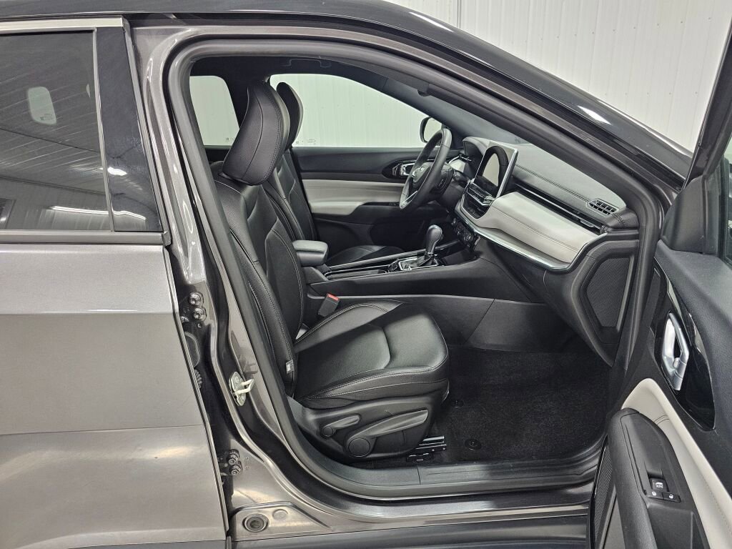 Used 2024 Jeep Compass Limited image 7