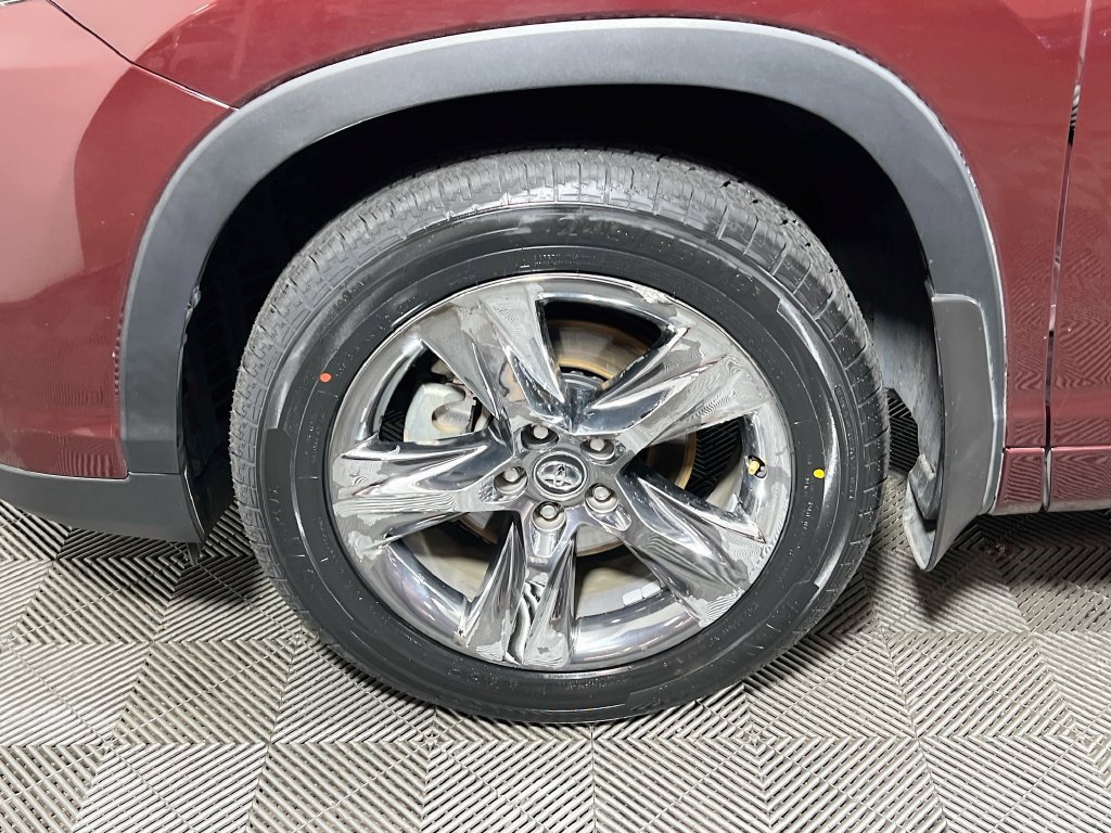 Used 2018 Toyota Highlander Limited Platinum AWD/4WD image 28