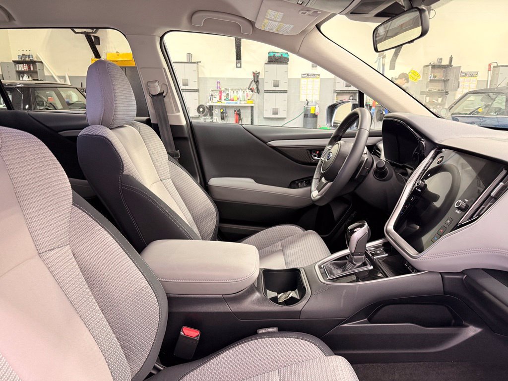 Used 2025 Subaru Outback Premium AWD/4WD image 29