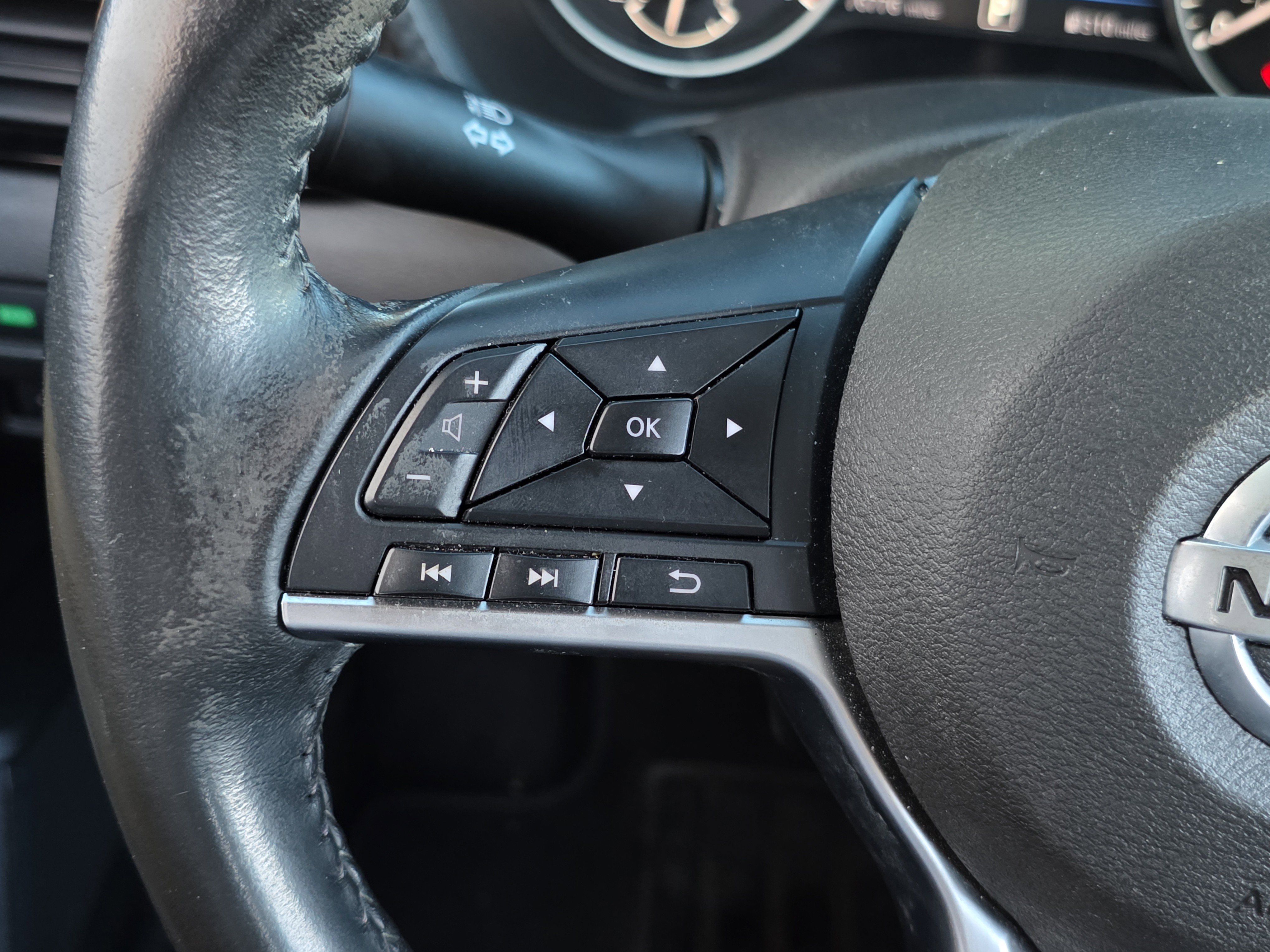 Used 2021 Nissan Sentra SV w/ SV Premium Package image 15