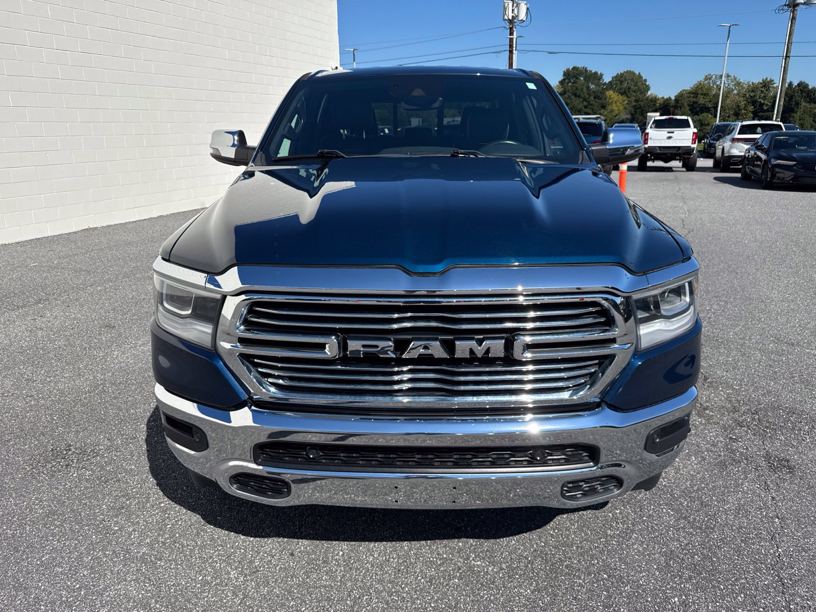 Used 2023 RAM 1500 Laramie AWD/4WD image 2
