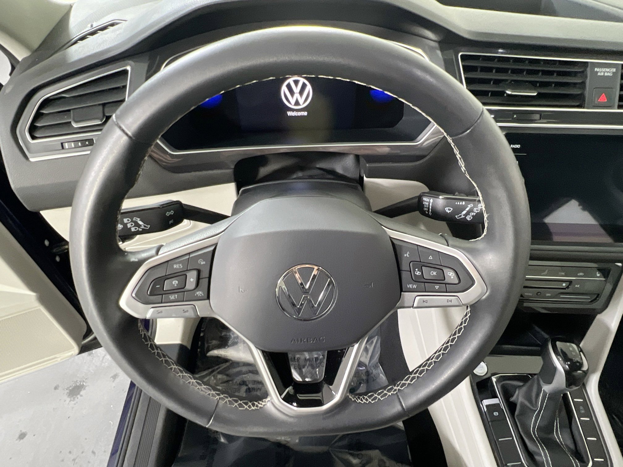 Used 2022 Volkswagen Tiguan SE AWD/4WD image 11