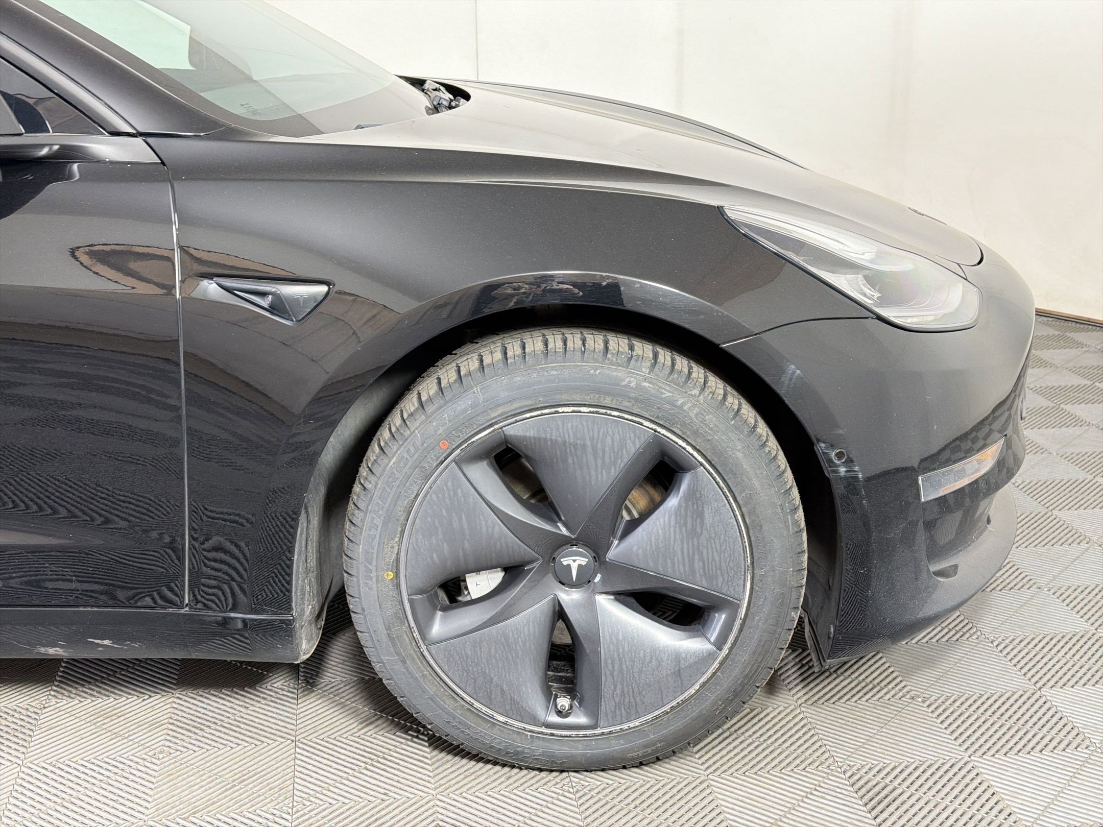 Used 2018 Tesla Model 3 Long Range AWD/4WD image 11