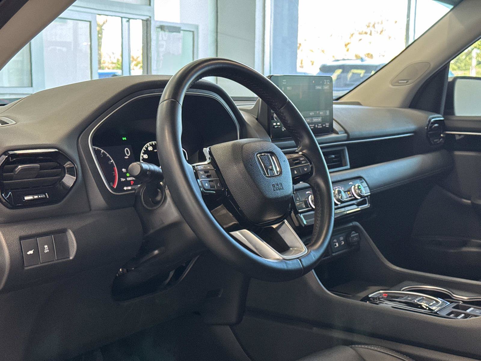 Used 2025 Honda Pilot Touring image 15
