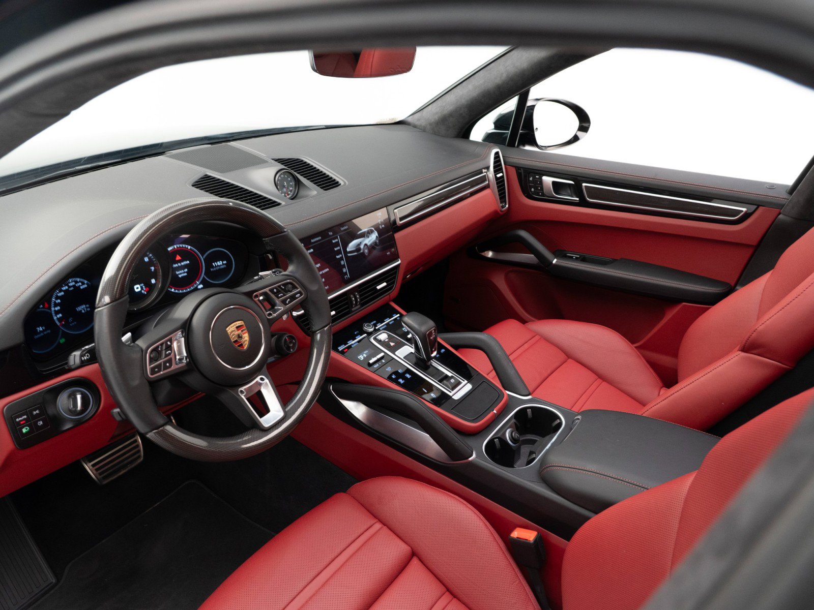 Certified 2023 Porsche Cayenne Turbo image 4