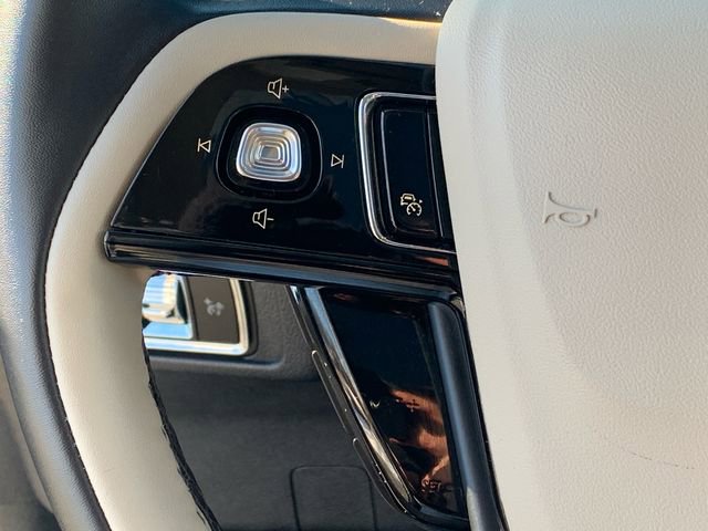 Used 2025 Lincoln Corsair AWD w/ Equipment Group 101A image 31