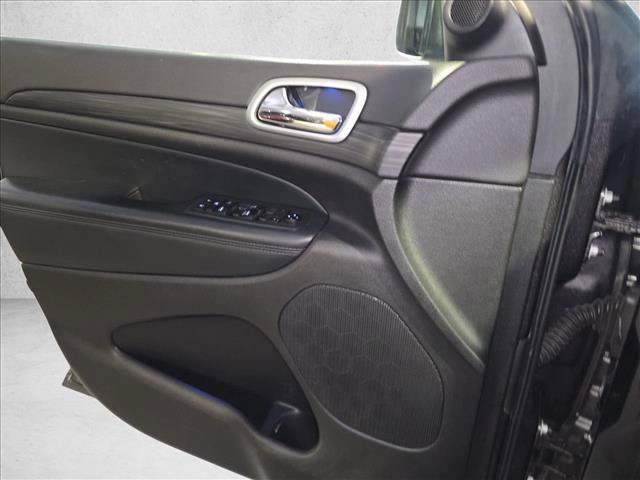 Used 2021 Jeep Grand Cherokee Laredo AWD/4WD image 28
