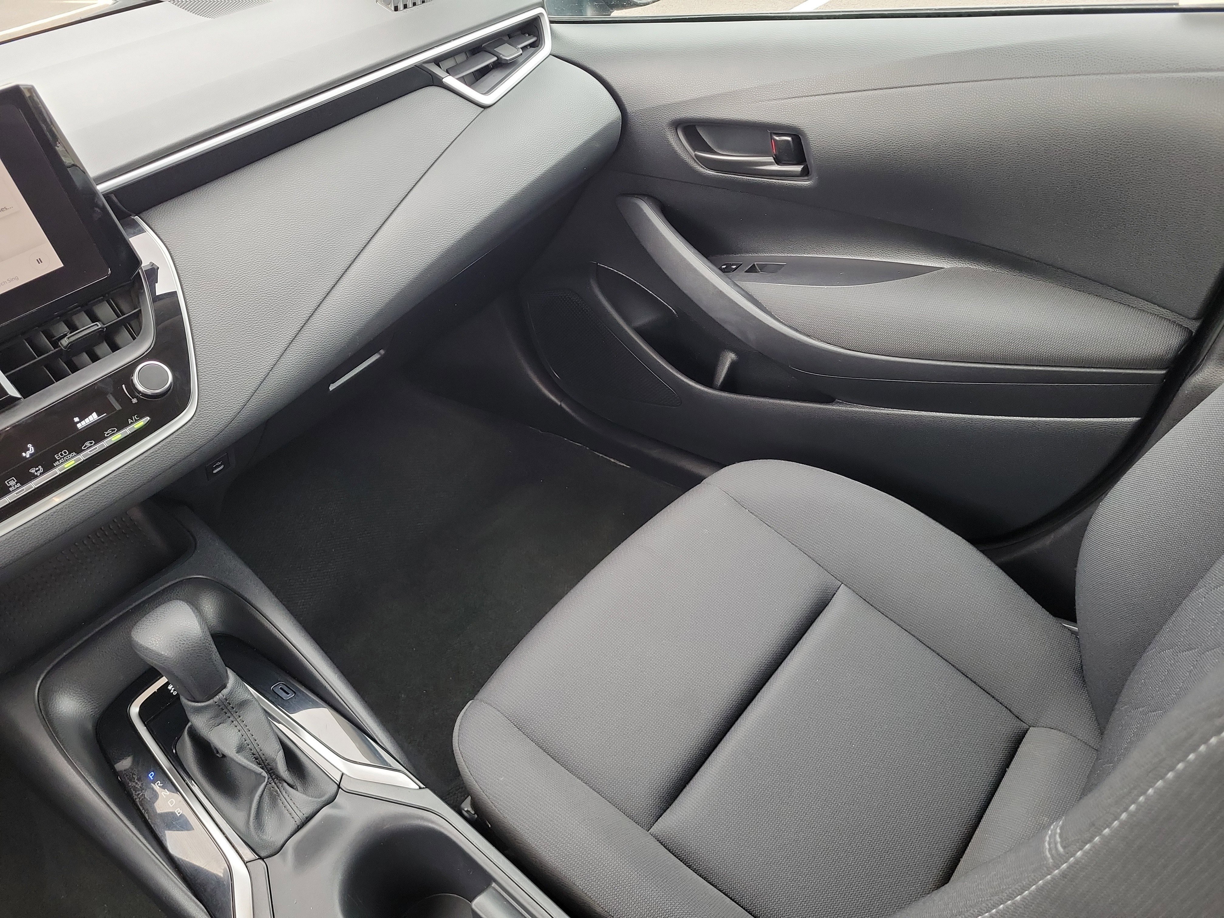 Used 2024 Toyota Corolla LE image 16