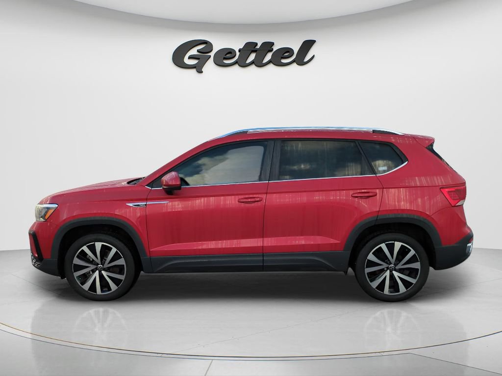 Used 2023 Volkswagen Taos SE w/ Panoramic Sunroof Package FWD image 8