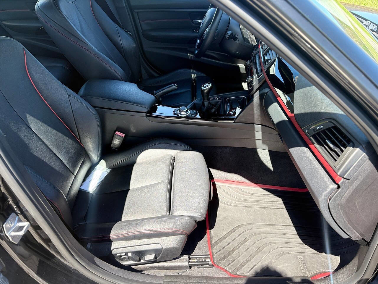 Used 2013 BMW 335i xDrive Sedan AWD/4WD image 19