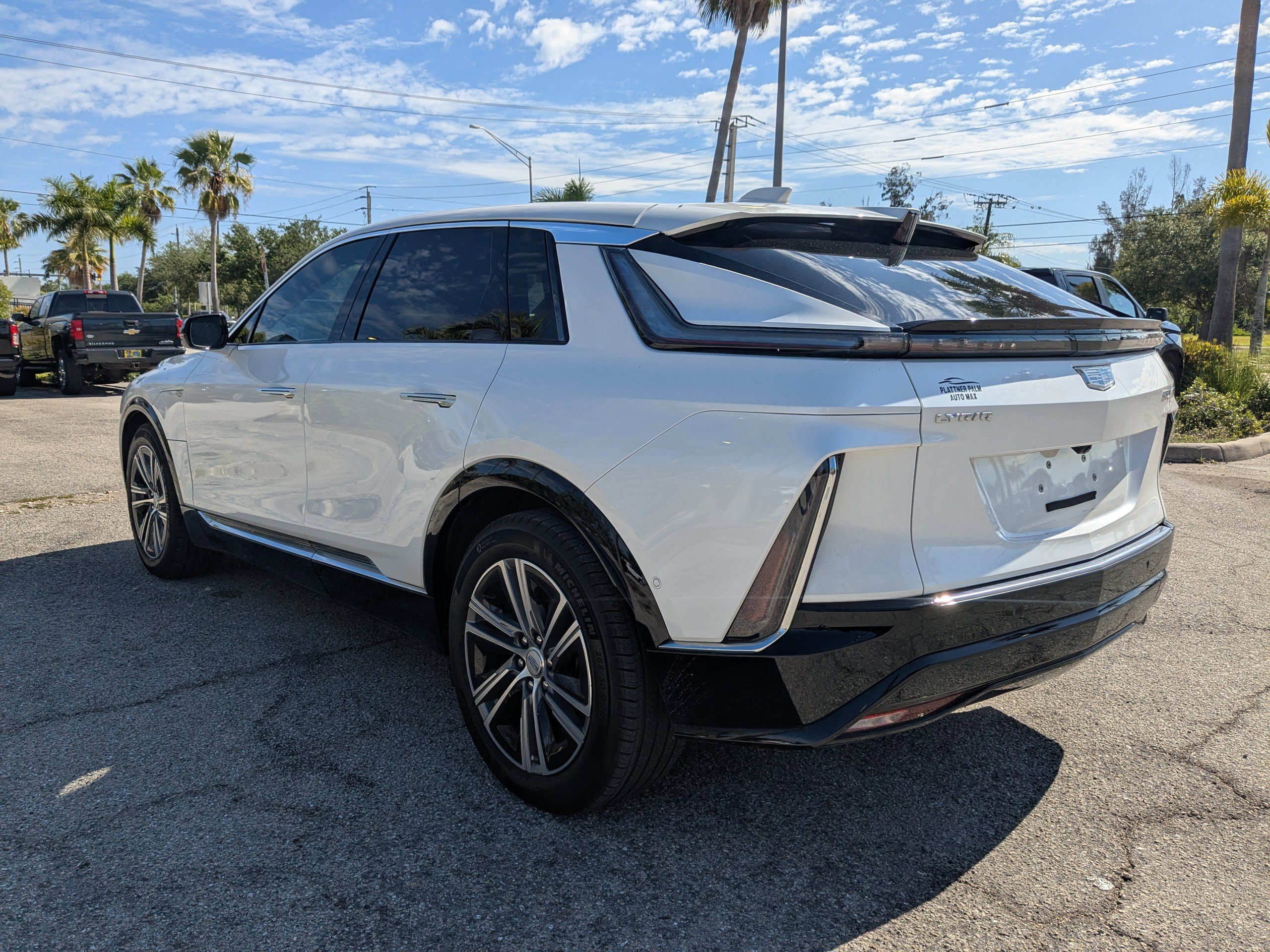 Used 2024 Cadillac Lyriq Luxury RWD image 6