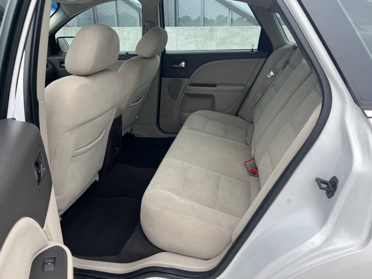 Used 2008 Ford Taurus SEL FWD image 11