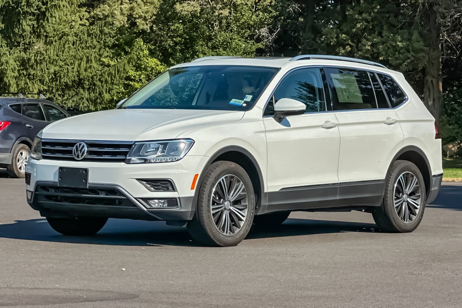 Used 2019 Volkswagen Tiguan SEL w/ 3rd Row Seat Package AWD/4WD image 9