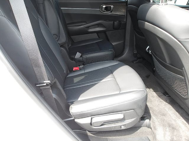 Used 2024 Kia Sorento EX AWD/4WD image 11
