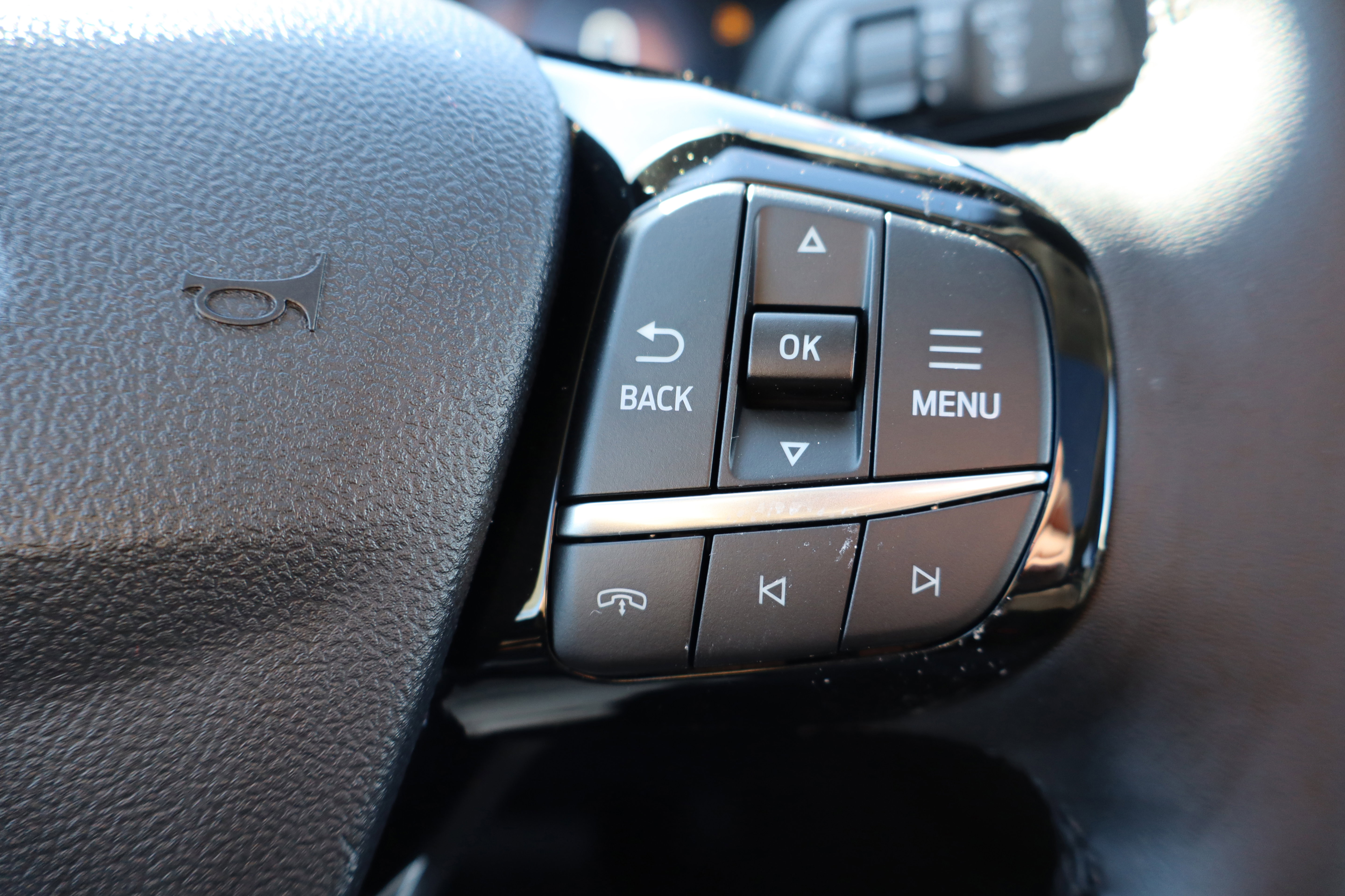 New 2025 Ford Escape SE w/ PHEV Premium Package image 16