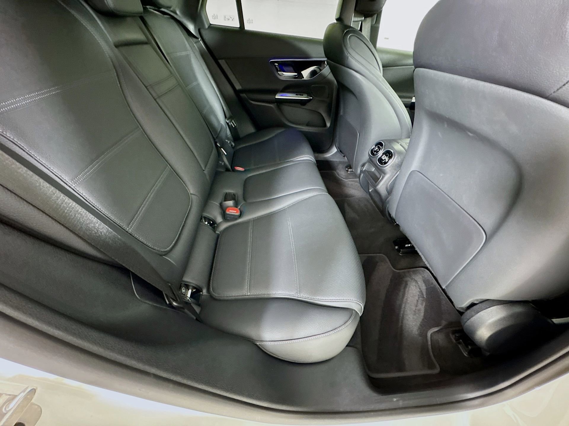 Certified 2025 Mercedes-Benz GLC 300 image 27