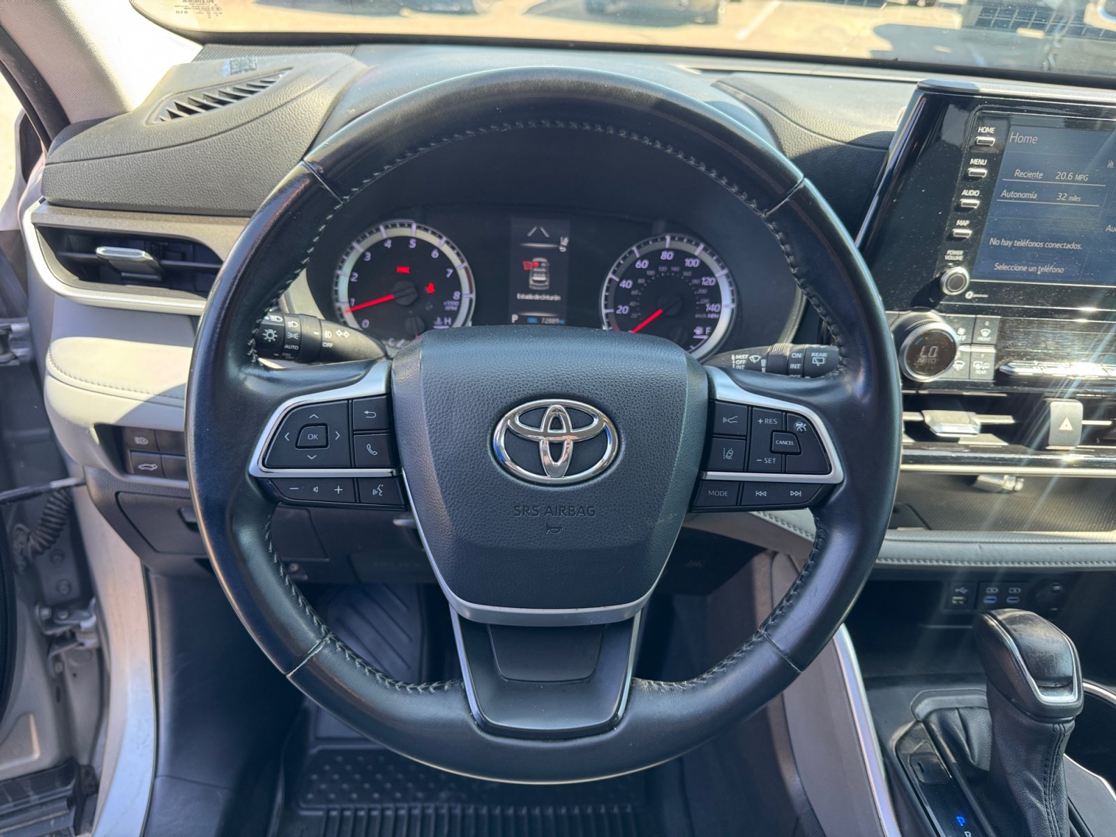 Used 2022 Toyota Highlander LE FWD image 20