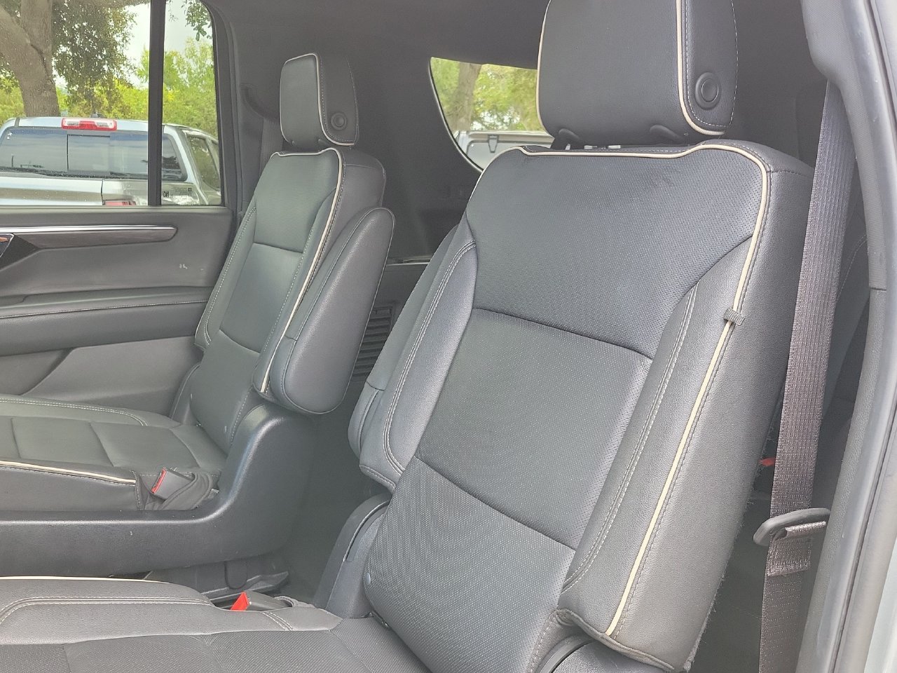 Certified 2025 Chevrolet Suburban Premier AWD/4WD image 13