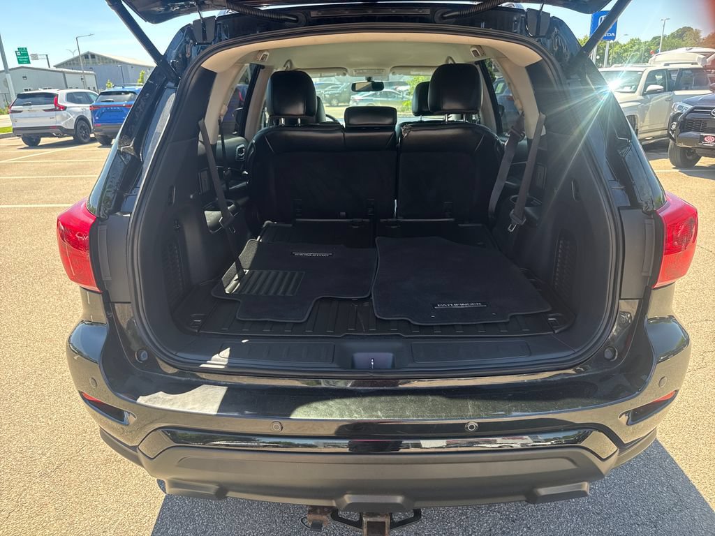 Used 2018 Nissan Pathfinder SL w/ Midnight Edition Package AWD/4WD image 7