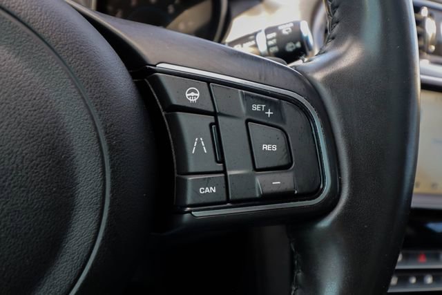 Used 2020 Jaguar F-PACE Premium image 58