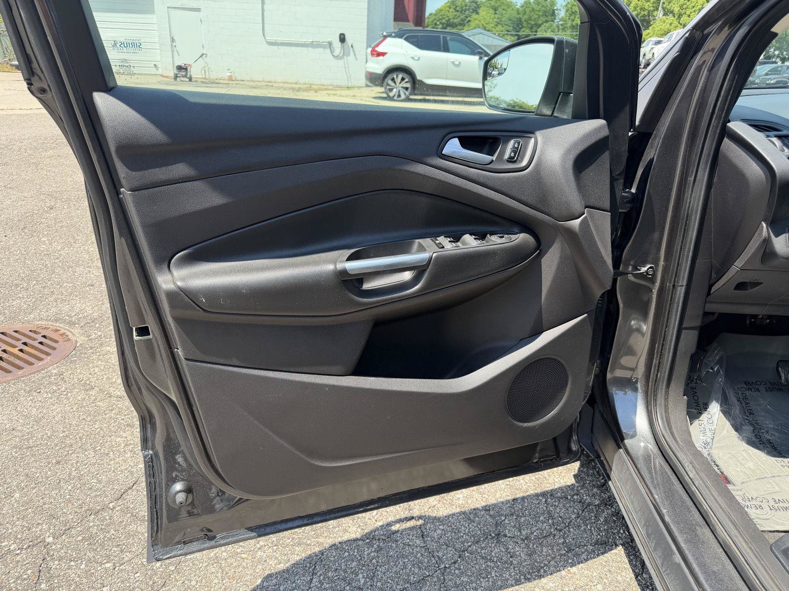 Used 2015 Ford Escape SE AWD/4WD image 10