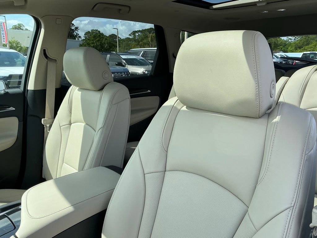 Used 2020 Buick Enclave Premium w/ Sun and Sites Package image 26