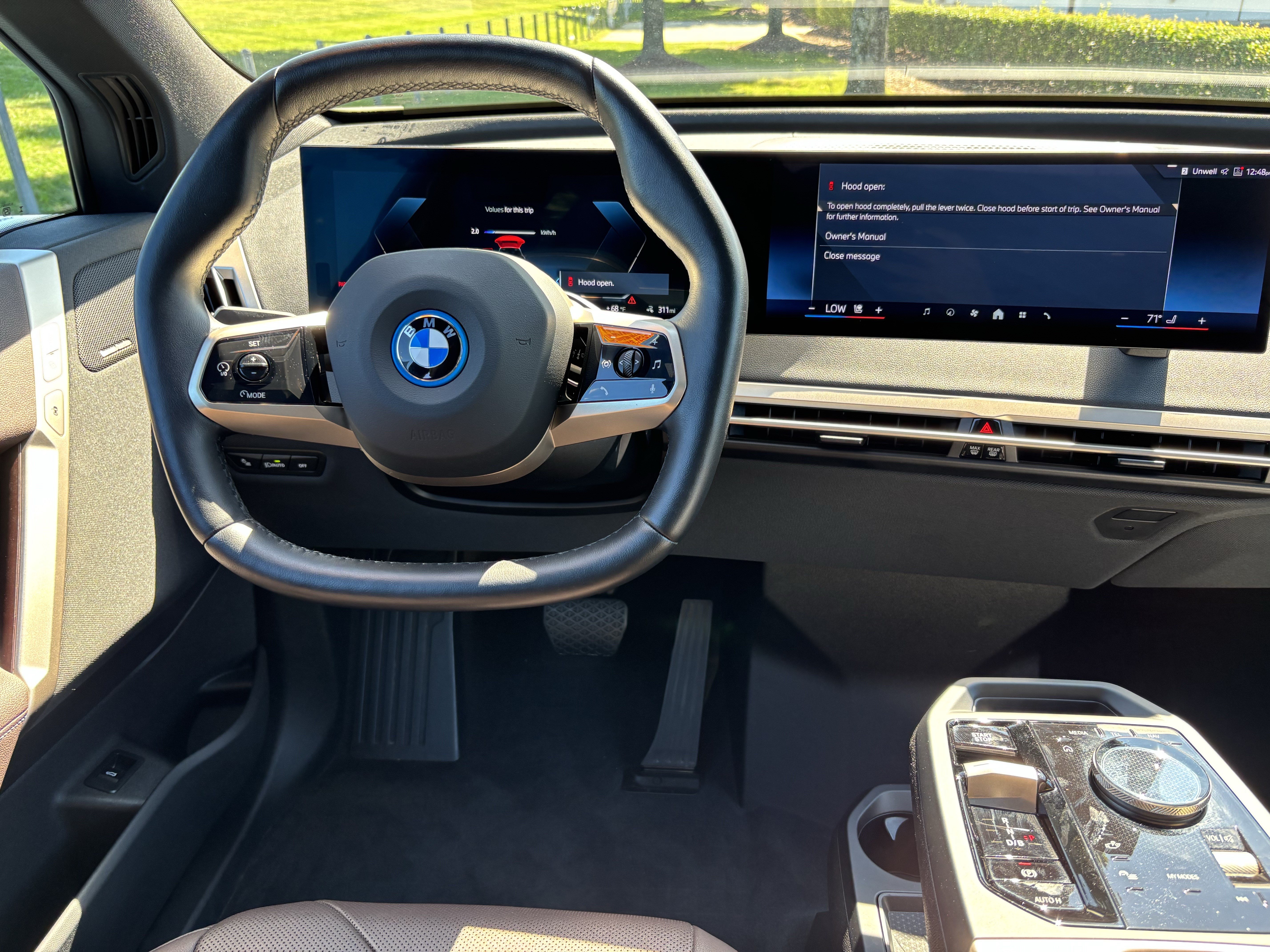 Certified 2024 BMW iX xDrive50 w/ Premium Package AWD/4WD image 31