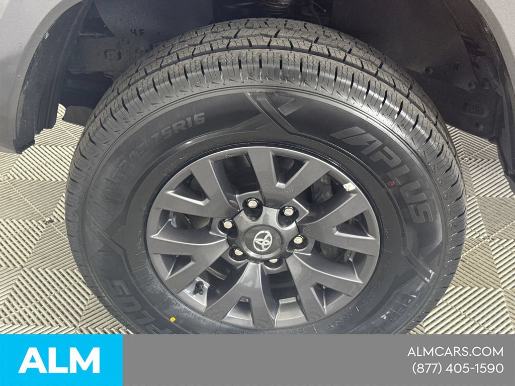 Used 2023 Toyota Tacoma SR5 AWD/4WD image 14
