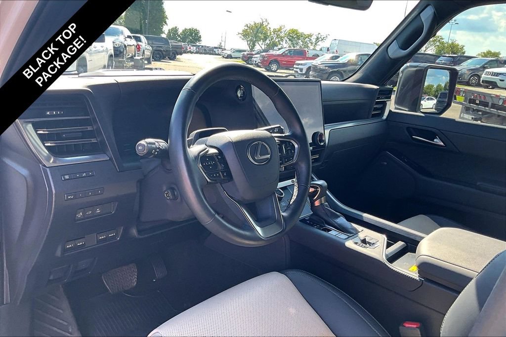 Used 2025 Lexus GX 550 AWD/4WD image 13