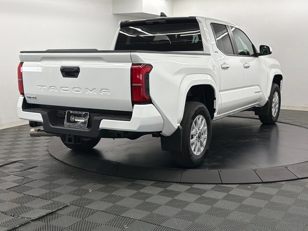 Used 2026 Toyota Tacoma SR5 AWD/4WD image 16