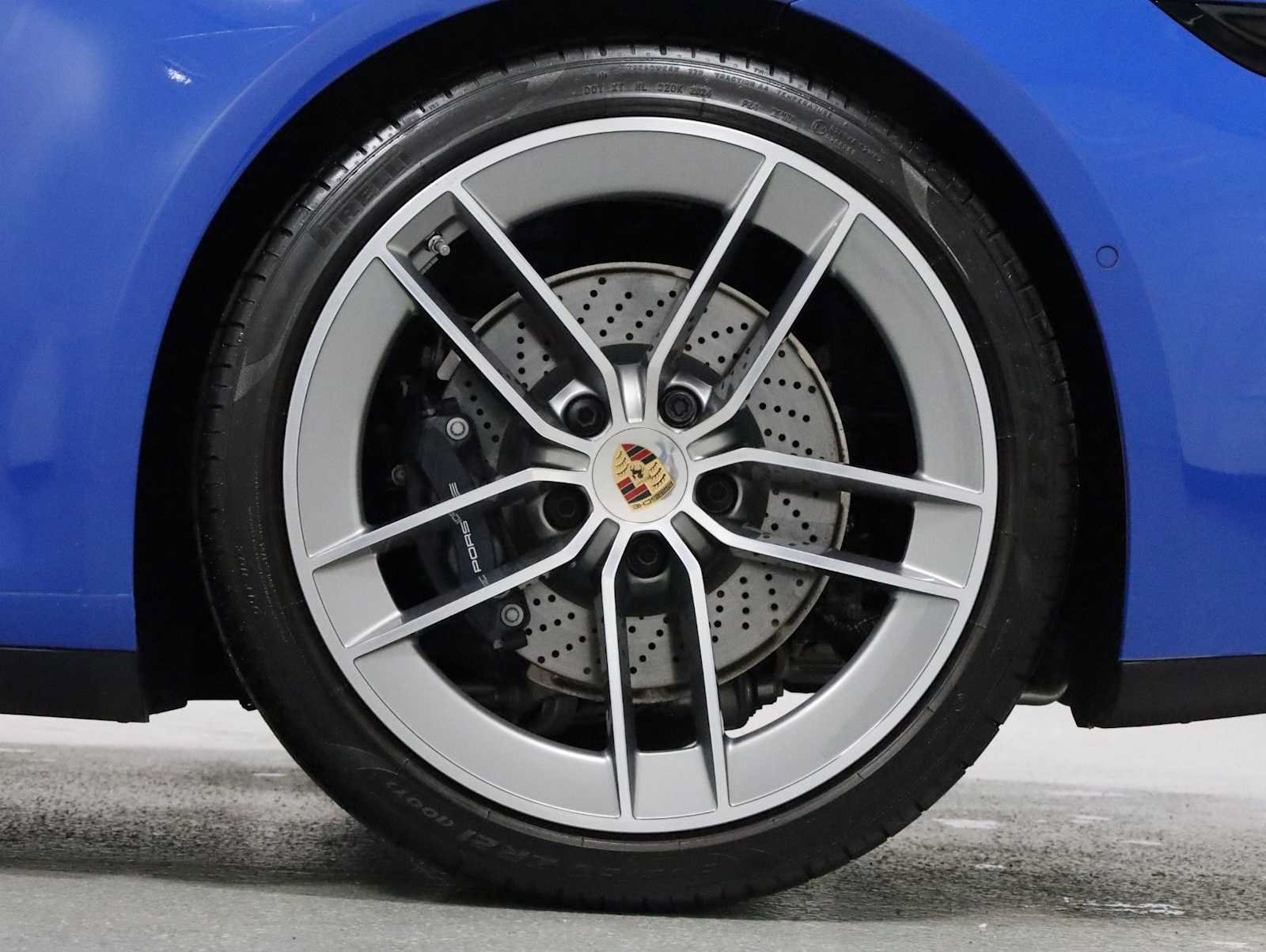 Certified 2025 Porsche 911 Carrera RWD image 38