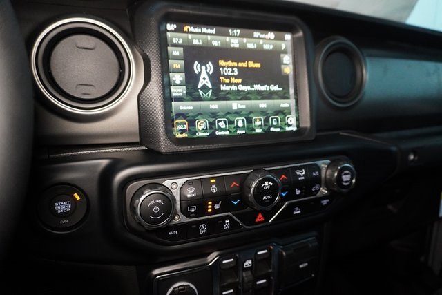 New 2023 Jeep Gladiator Sport AWD/4WD image 13