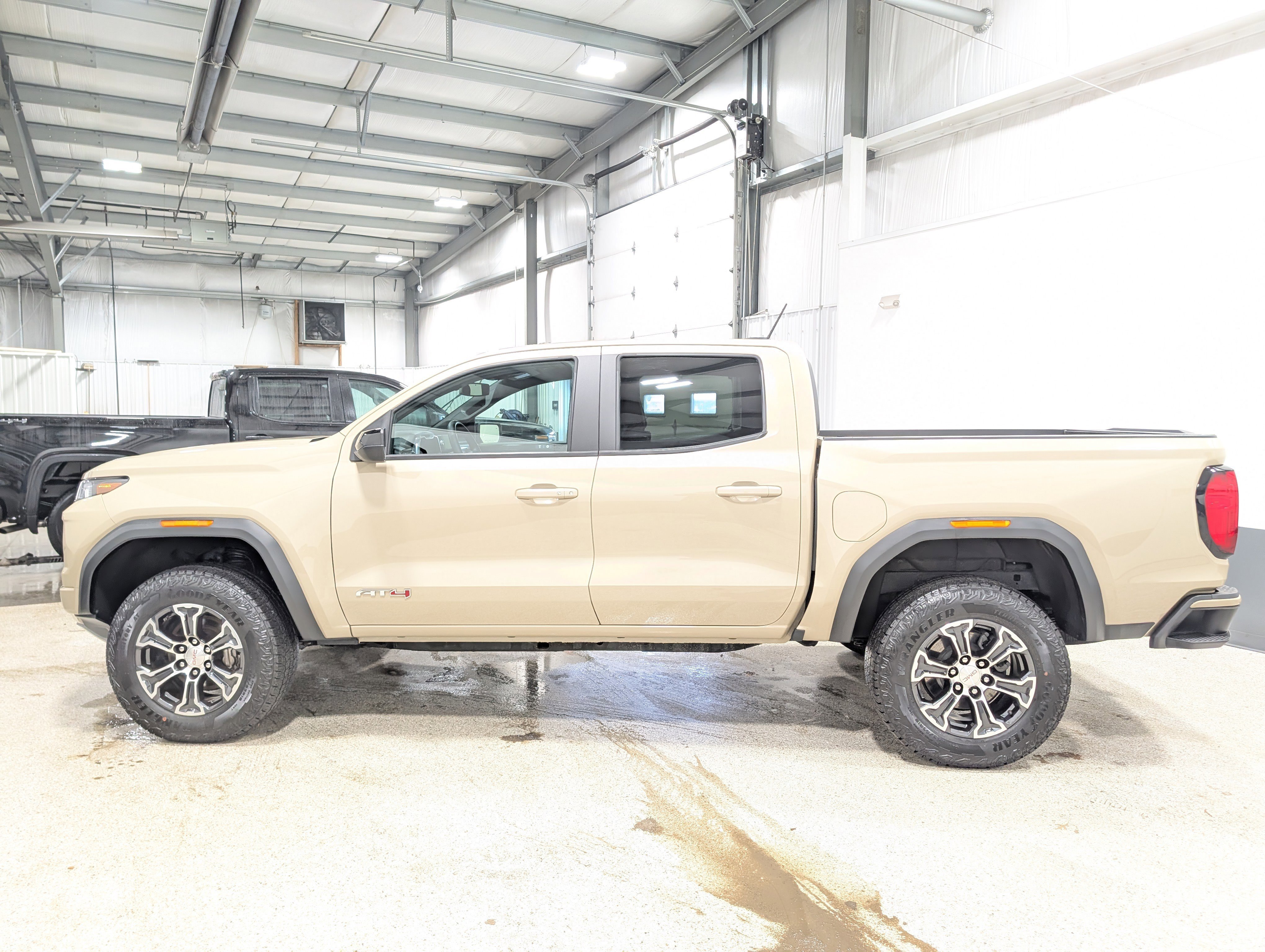Used 2023 GMC Canyon AT4 w/ AT4 Premium Package image 6