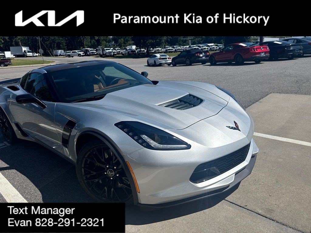 Used 2015 Chevrolet Corvette Z06 w/ 3LZ Preferred Equipment Group RWD image 2