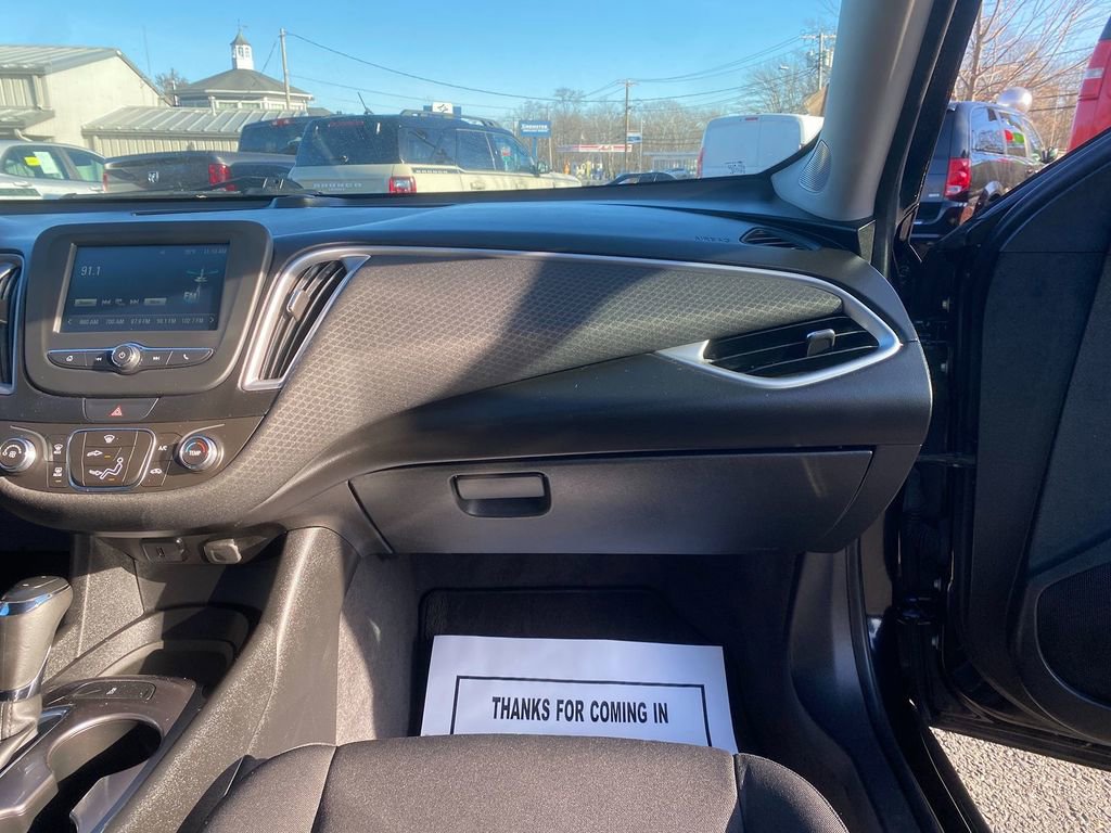 Used 2018 Chevrolet Malibu LS image 28