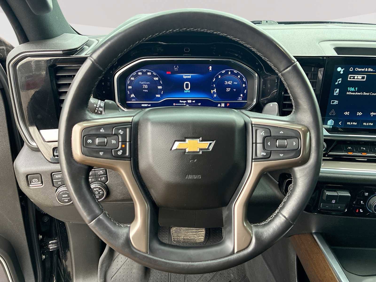 Certified 2022 Chevrolet Silverado 1500 High Country w/ Technology Package image 10