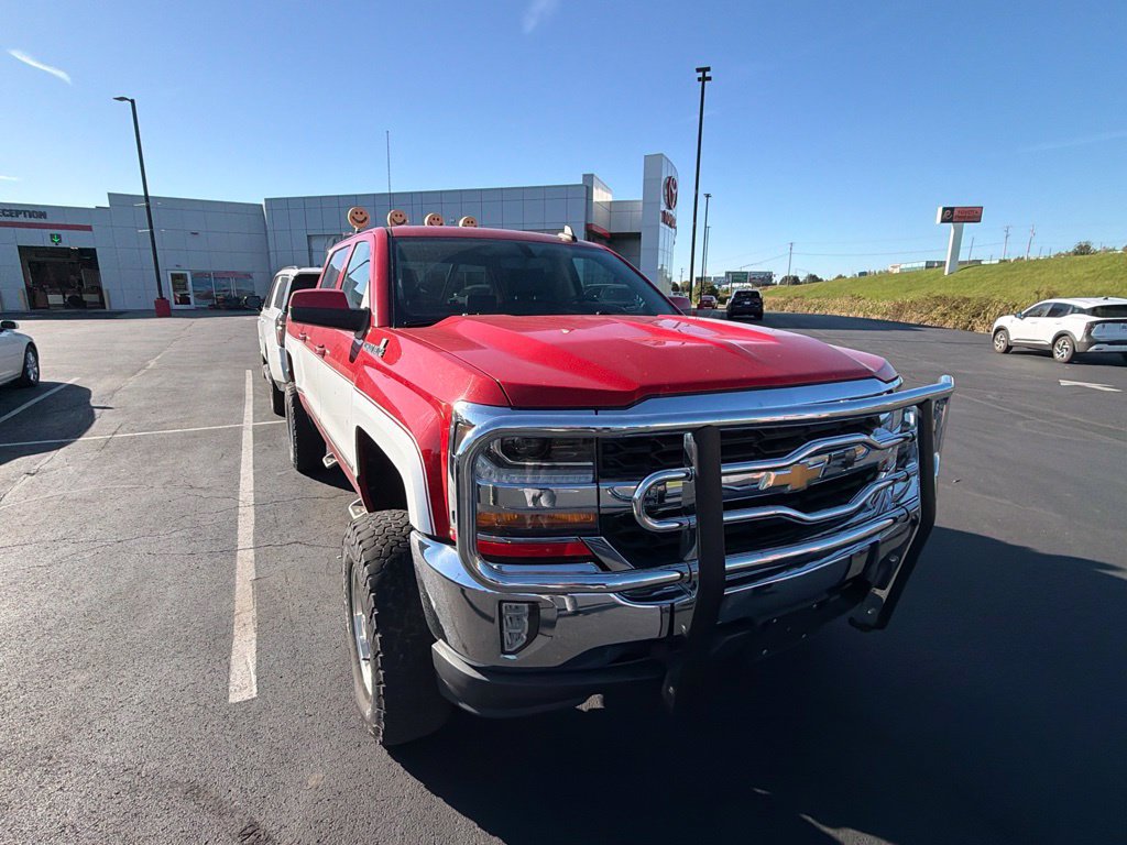 Used 2018 Chevrolet Silverado 1500 LT w/ All Star Edition AWD/4WD image 8