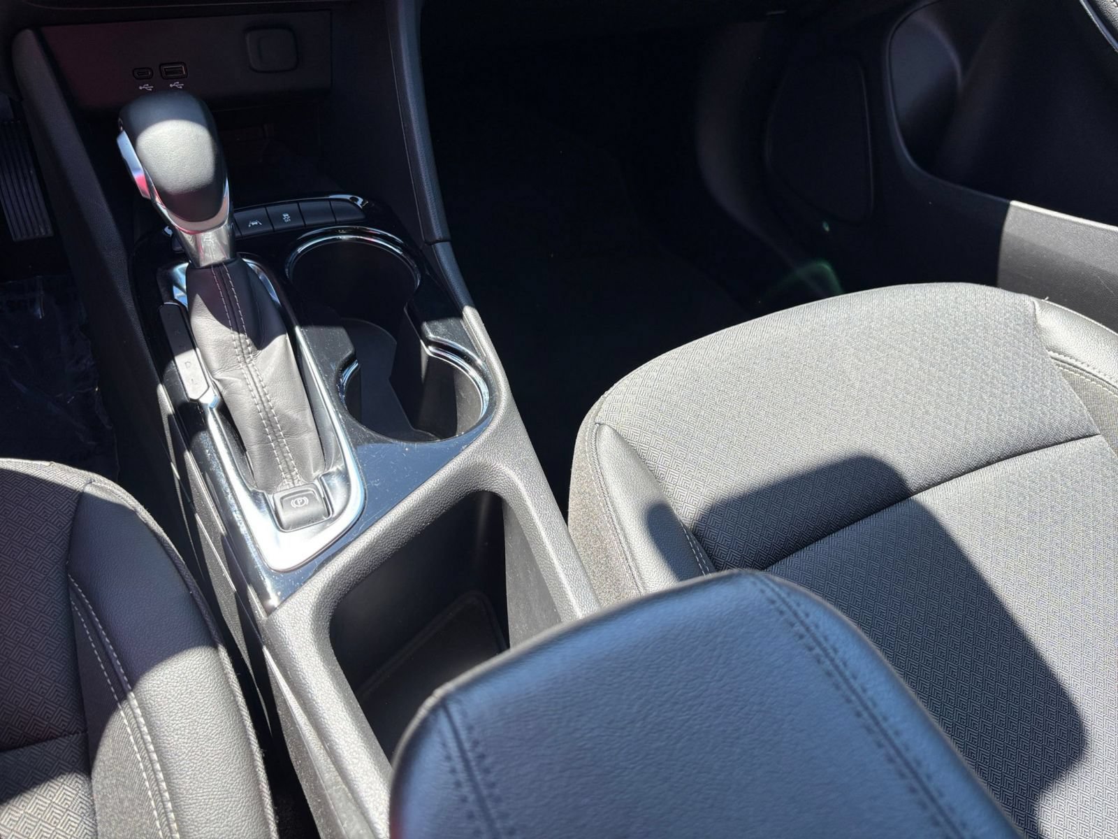 Used 2025 Buick Encore GX Preferred FWD image 41